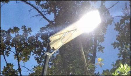 How many types of solar street lights are there?